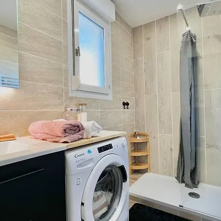Appartement Studio Clim Wifi Et Terrasse Fréjus