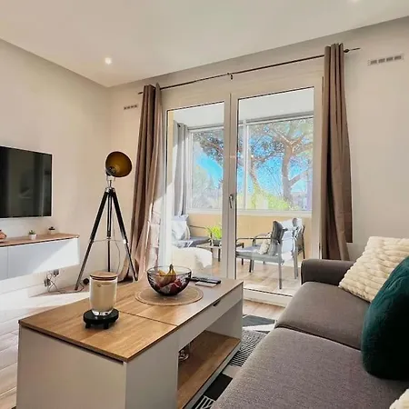 Studio Clim Wifi Et Terrasse Διαμέρισμα Fréjus