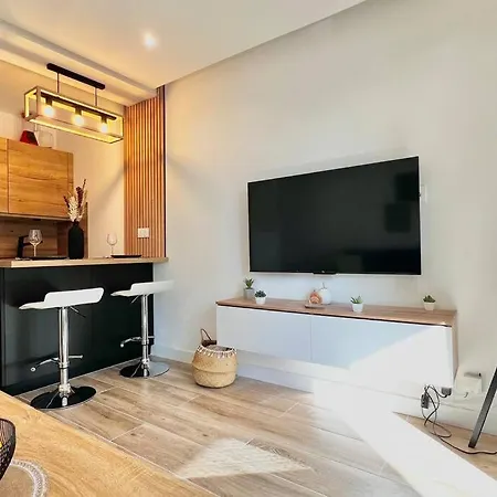 Studio Clim Wifi Et Terrasse Appartamento Fréjus